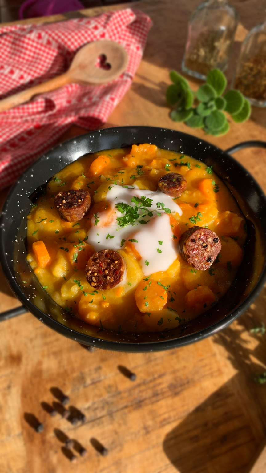 Omas Kartoffel-Möhren-Suppe – machsmirvegan
